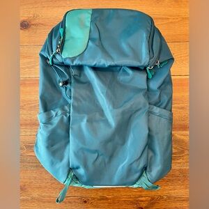 Embark | Day Pack Backpack | Teal | 25L | Sternum Strap & Padded